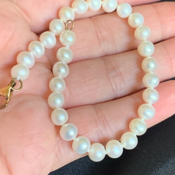 Vintage Cultured Pearls Hand Knotted Bracelet - Picture 2 of 8